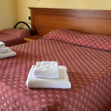 Costa Hotel *